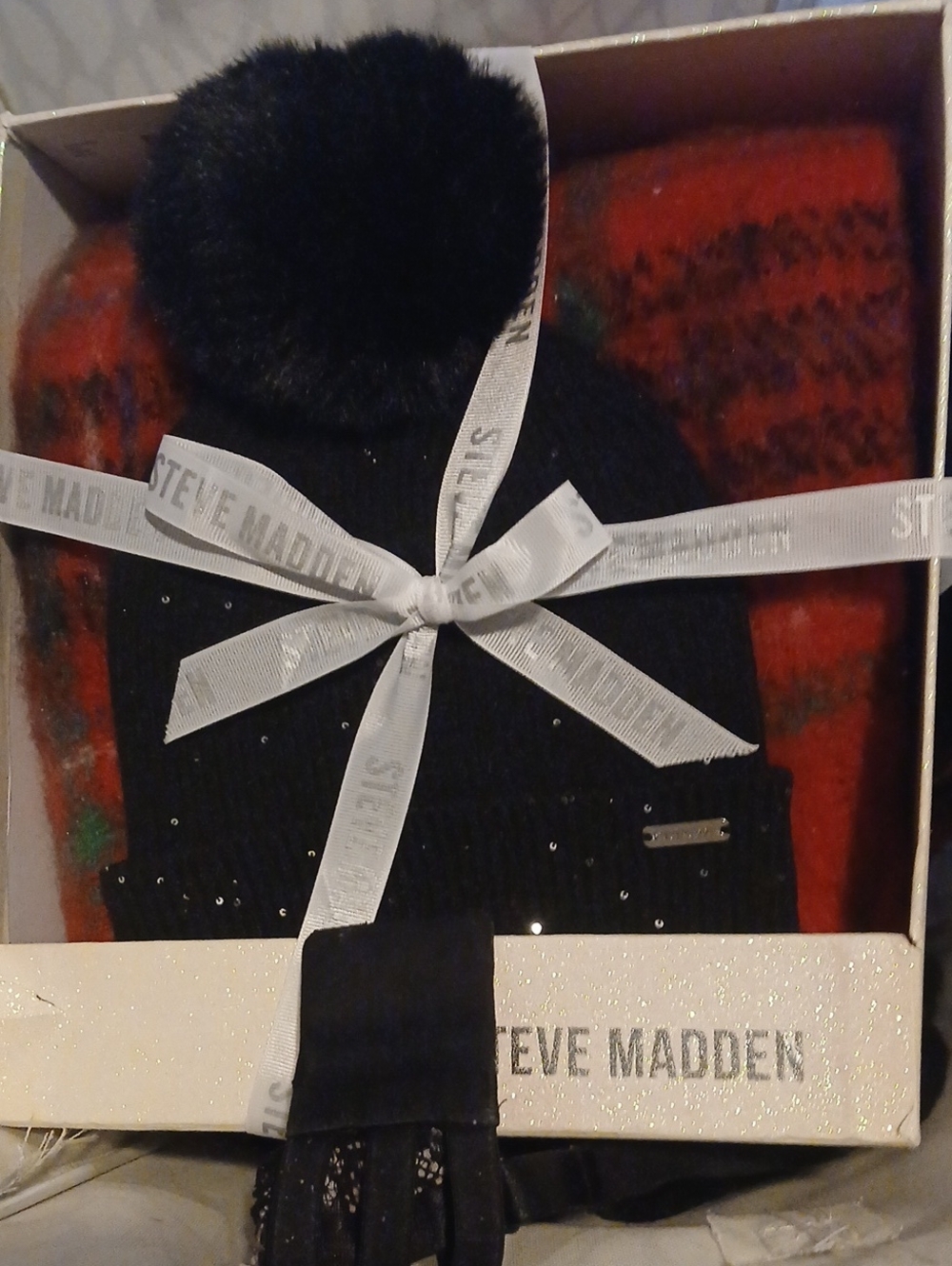 STEVE MADDEN Hat And Scarf Set NIB